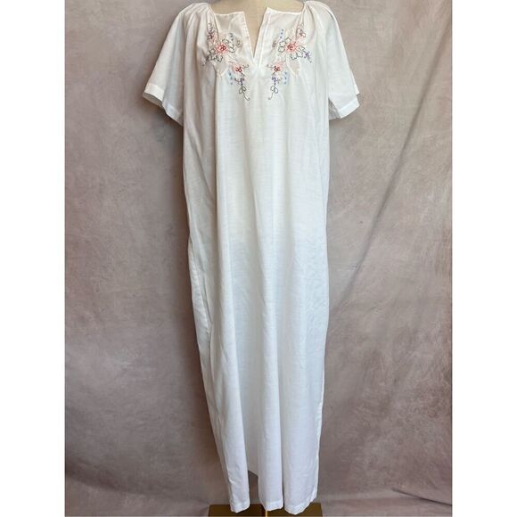 Vintage 1970s Embroidered Sears Nightgown - Picture 1 of 6